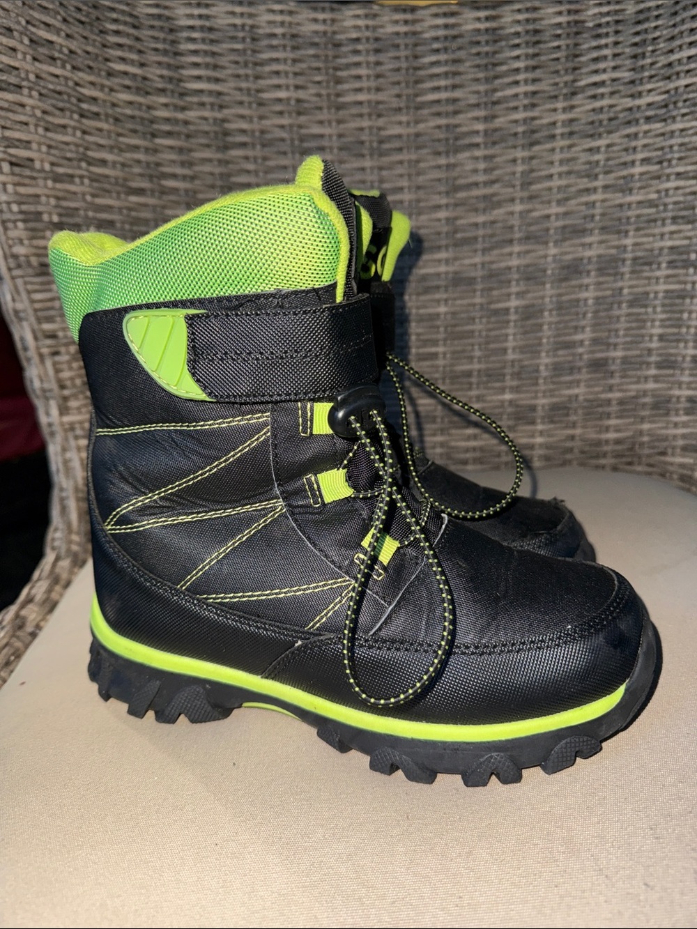 DSG Black and Neon Green Kids Menace 100 g Snow Boots